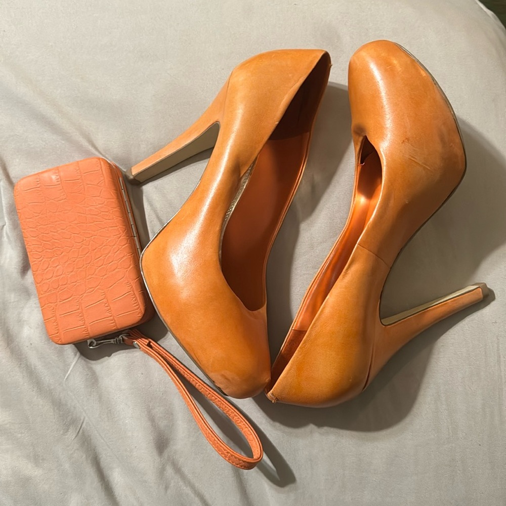 Orange heels sz10 with matching wristlet